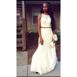 Two piece laced prom dress!!!
