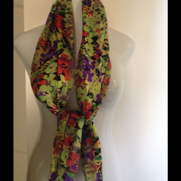 PRETTY COLORFUL SCARF