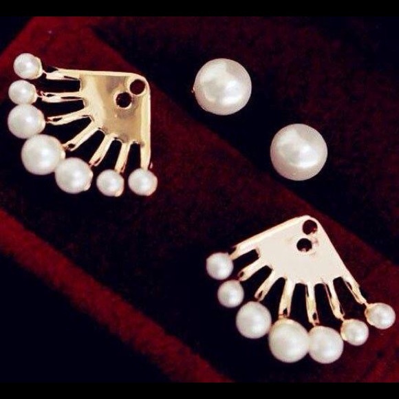 25% off Bundles! Pearl Jacket Earrings - Picture 2 of 2