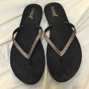 Great reef flip flops!