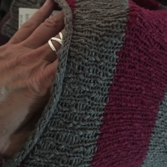 Hollister loose knit long sleeve sweater - Picture 3 of 3