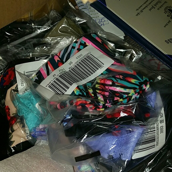 FREE VICTORIA SECRET ITEMS  DON'T PURCHASE