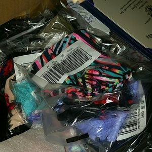 FREE VICTORIA SECRET ITEMS  DON'T PURCHASE