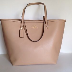 Nude coach bag