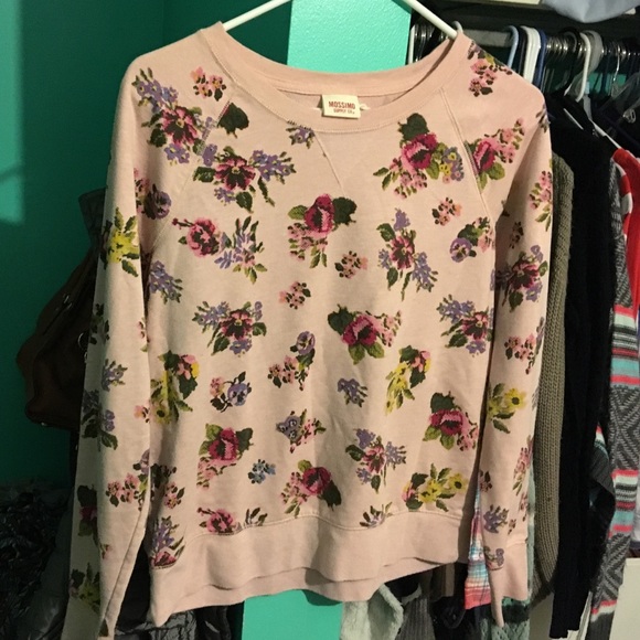 Floral pink sweater