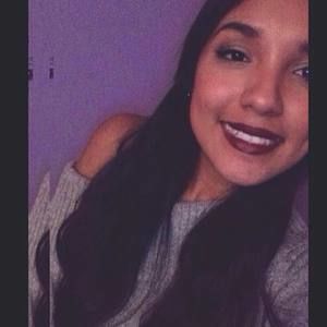 Meet your Posher, Dennise