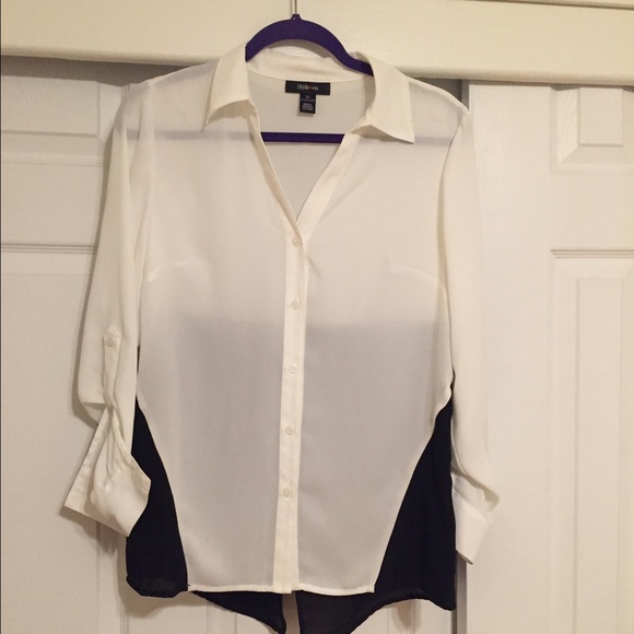 White and black airy Blouse 100% polyester in XS - Picture 1 of 3
