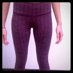 Purple pattern Lulu lemons leggings