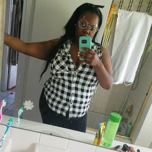 Meet your Posher, Ariana