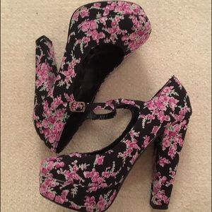 Forever 21 Floral Mary Jane Heels