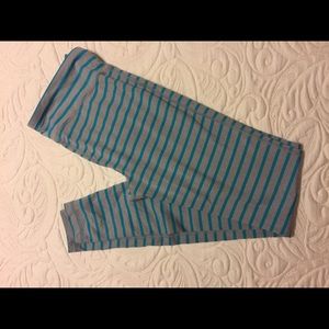 Under armour heat gear leggings. Small. Worn once.