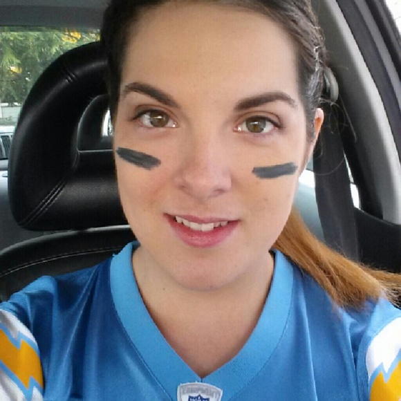 Meet your Posher, Taylor - Picture 3 of 3