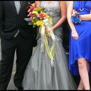 Gray, Jovani prom dress. Size 8. NEED GONE ASAP!