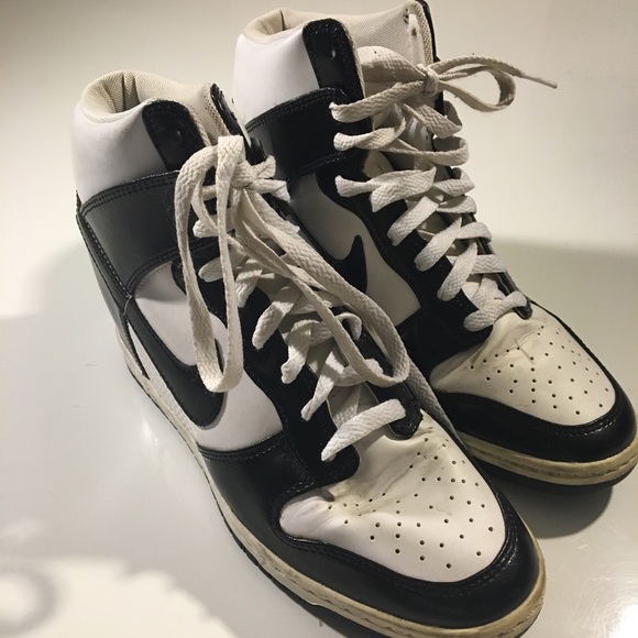 Shoes - WOMEN'S NIKE DUNK SKY HI SNEAKER WEDGE Shoes - WOMEN'S NIKE DUNK SKY HI SNEAKER WEDGE
