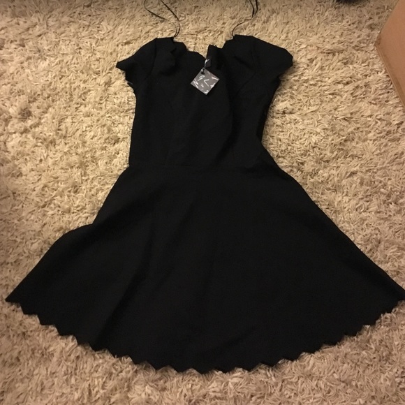 Black dress - Picture 2 of 3