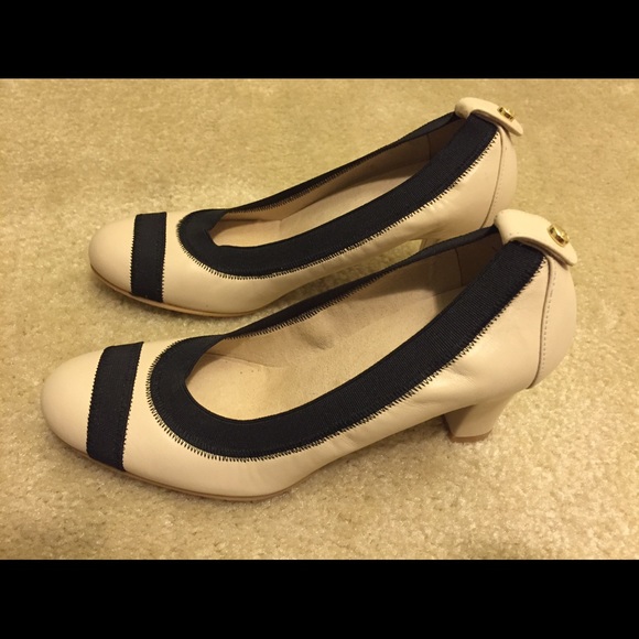 Stuart Weitzman Easily Pumps, Pan Nappa, Size 4.5