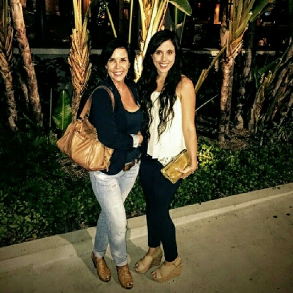 Hey I'm Hailey ✌ - Picture 2 of 5