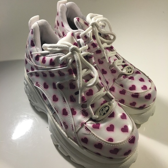 buffalo london heart sneakers