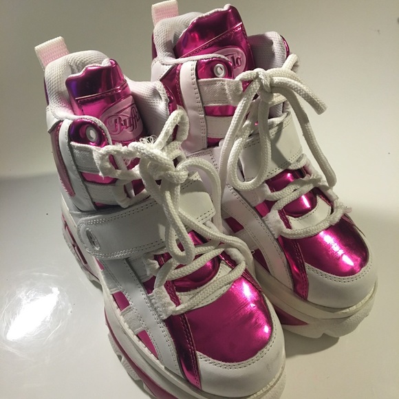 Buffalo Shoes - BUFFALO PINK METALLIC CYBER PLATFORM SNEAKERS Buffalo Shoes - BUFFALO PINK METALLIC CYBER PLATFORM SNEAKERS