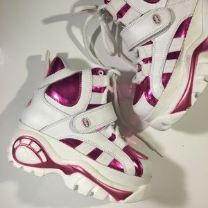 Buffalo David Bitton Shoes - BUFFALO PINK METALLIC CYBER PLATFORM SNEAKERS Buffalo David Bitton Shoes - BUFFALO PINK METALLIC CYBER PLATFORM SNEAKERS