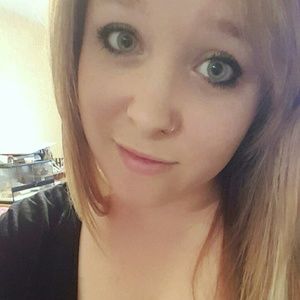 Meet your Posher, Laura ann