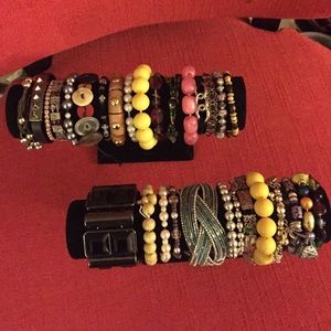 32 MIXED BEAD CRYSTAL AND RHINESTONE BRACELET LOT