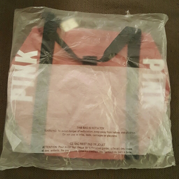*** SOLD***Victoria Secret Pink Duffle Bag - Picture 4 of 4