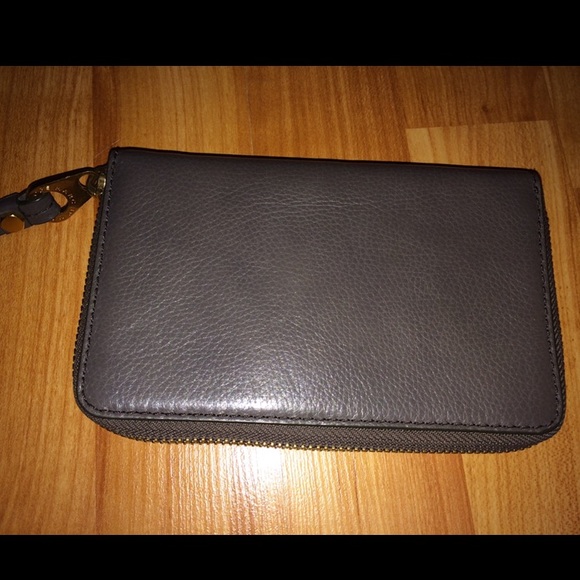 {marc by marc jacob} smartphone wristlet - Picture 3 of 4