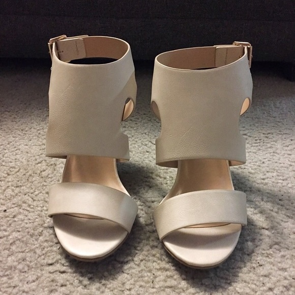 Beige Sandals, Size 5.5 - Picture 2 of 4