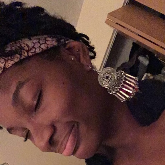 Dangle navy blue bohemian earrings! - Picture 2 of 4