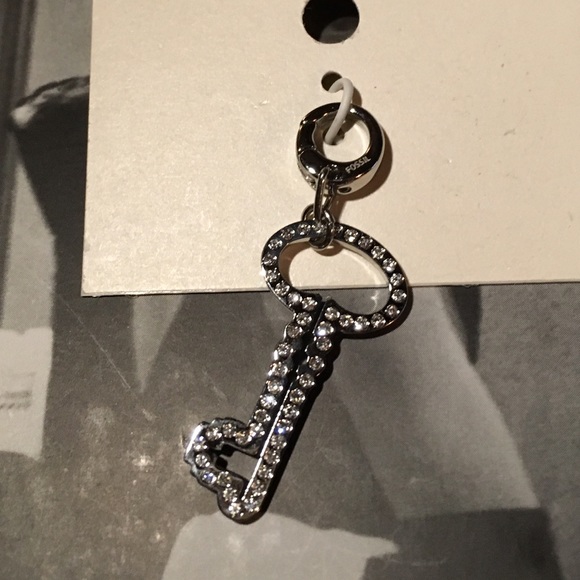 NWT Fossil Pave Key Charm - Picture 4 of 4
