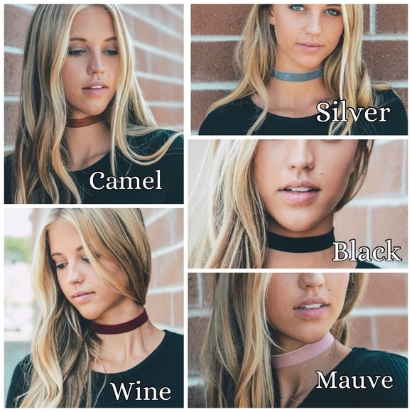 Velvet Choker - Picture 4 of 4