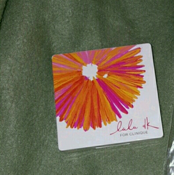 Authentic Clinique makeup palette eyeshadows blush - Picture 3 of 4