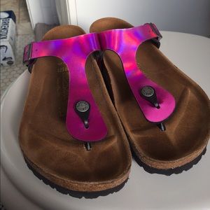 Magenta Mirror Gizeh Birenstocks