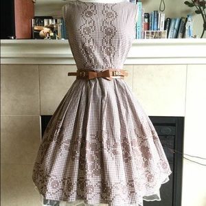 1950s Brown Gingham & Rose Cross-Stitch Dress