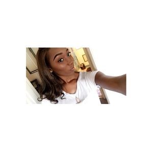 Meet your Posher, Simone