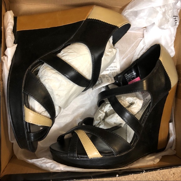 BabyPhat JUNO Black Tan Wedge Heel Strapy Sandal - Picture 7 of 8