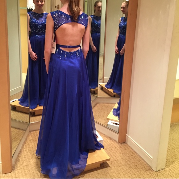 🎉Prom Dress🎉💃🏼 - Picture 2 of 4