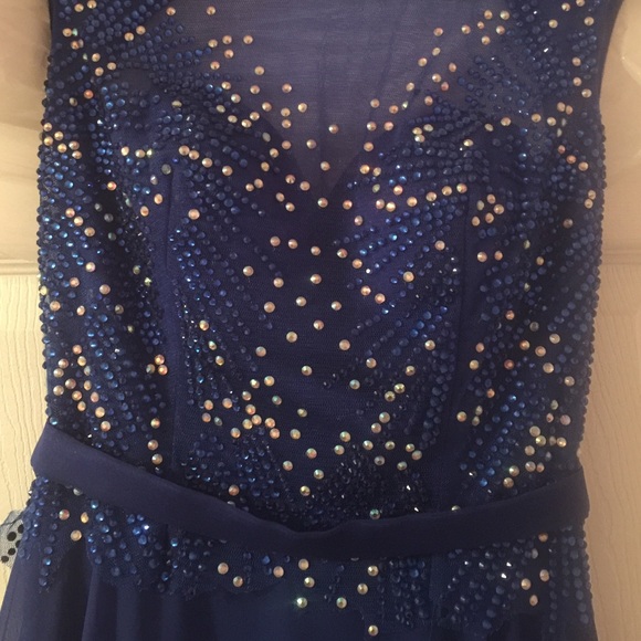 🎉Prom Dress🎉💃🏼 - Picture 3 of 4