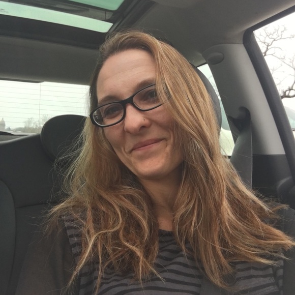 Meet your Posher, Erin - Picture 3 of 6