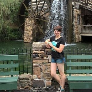 Meet your Posher, Anna