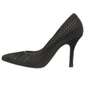 BRAND NEW! Never worn Tori Soudan black pumps