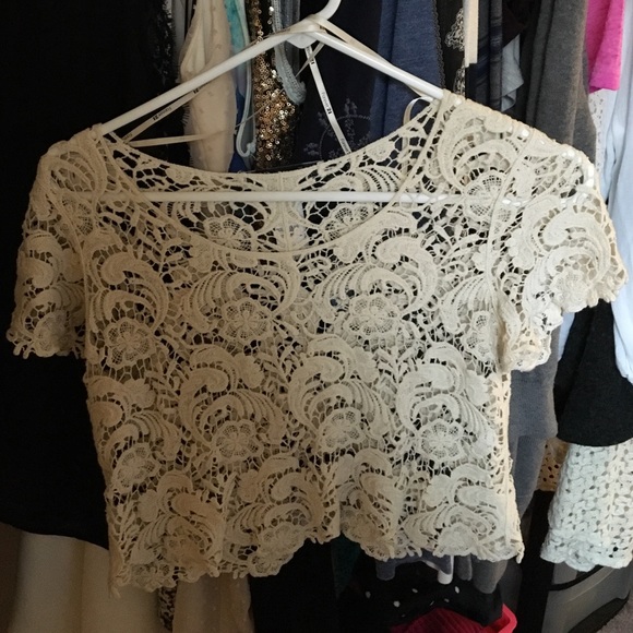Forever 21 thick laced crop top