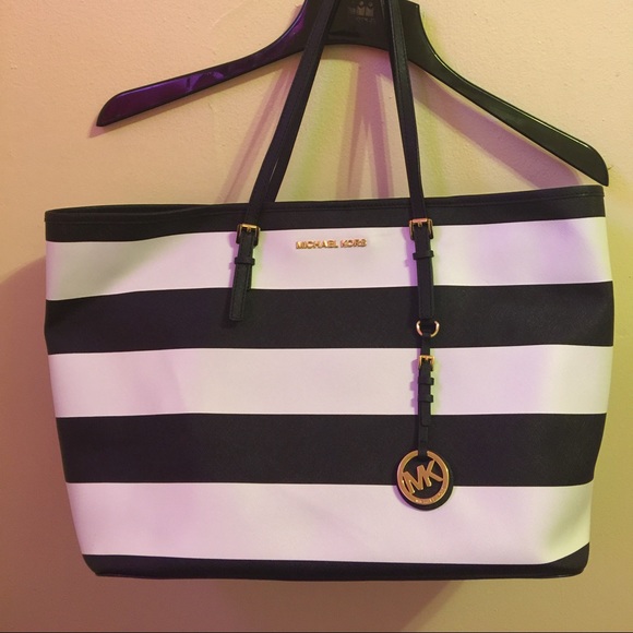 NWOT Michael Kors Medium Jet Set Travel