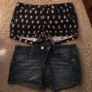 2 pairs of So shorts size 7