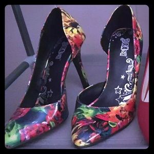 Floral pointy shoes