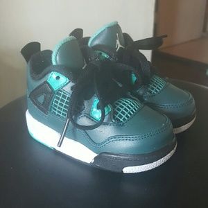 jordan retro 4's size 5c