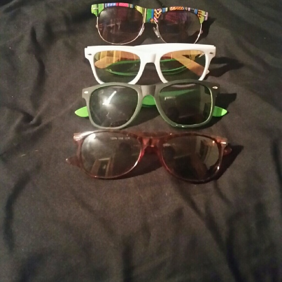 Bundled set of 4 different shades