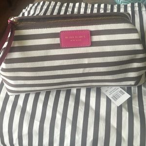 This is a Henry Bendle large cosmetic bag
