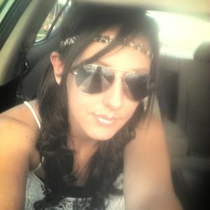 Meet your Posher, Nicole